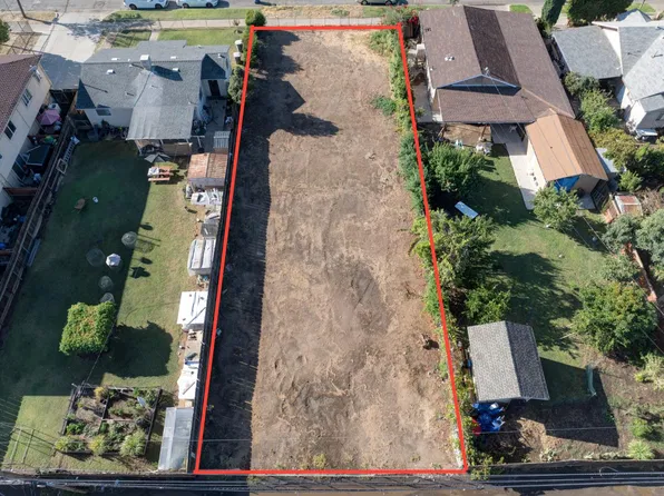 21 W 11th St, Merced, CA 95341