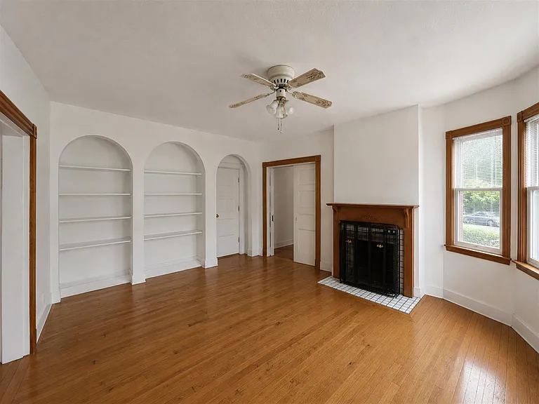 35 College Ave #1 — Photo 6