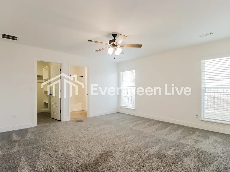 5900 Hoover St — Photo 8