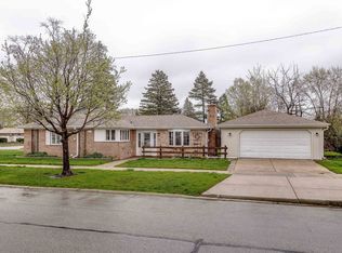 705 E Thacker St, Des Plaines, IL 60016