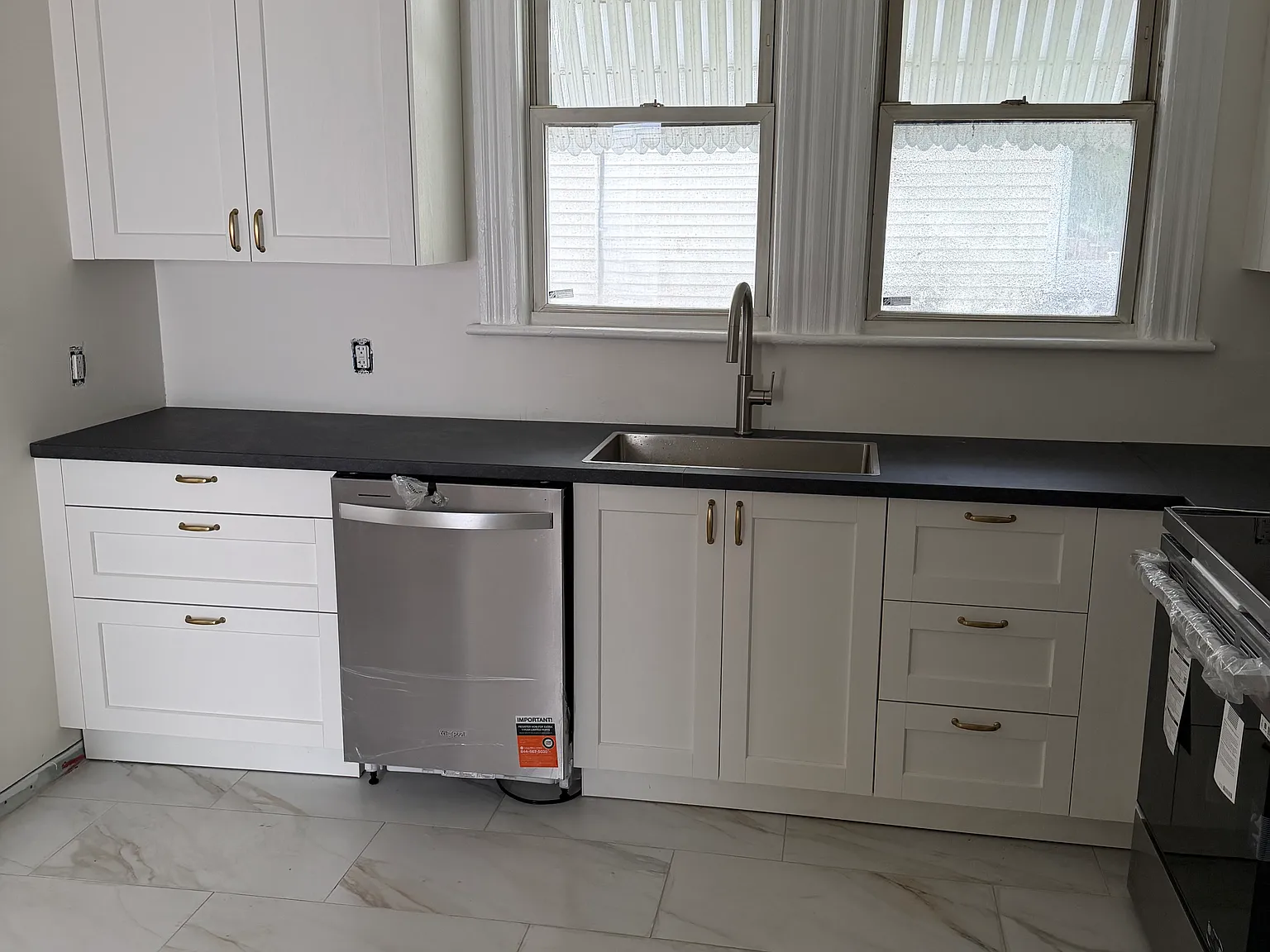 2 bed, $2,400 — Photo 2