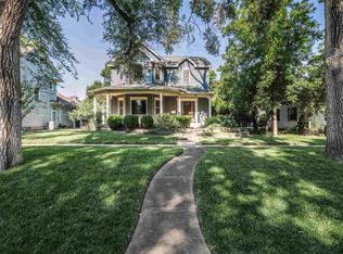 419 Spruce St, Halstead, KS 67056