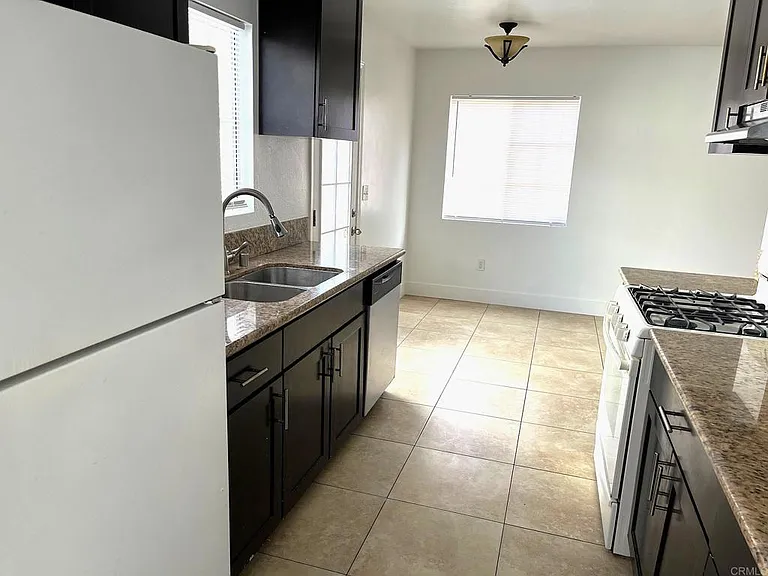 172 Palomar St — Photo 6