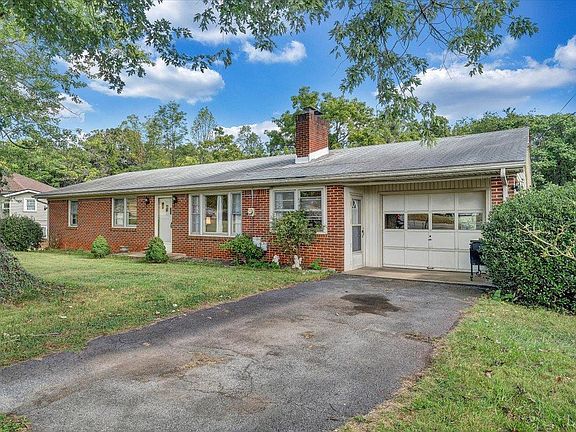 4th image of 1016 Greenfield Rd