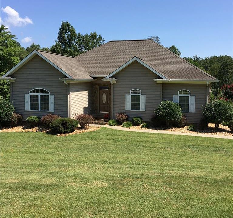 2nd image of 169 Twin Rocks Ln