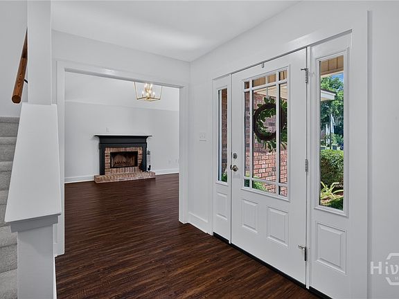4th image of 119 Blueleaf Court