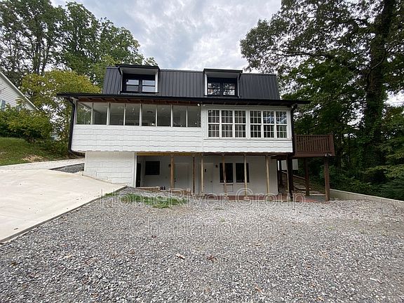 2nd image of 819 Asterwood Dr #A