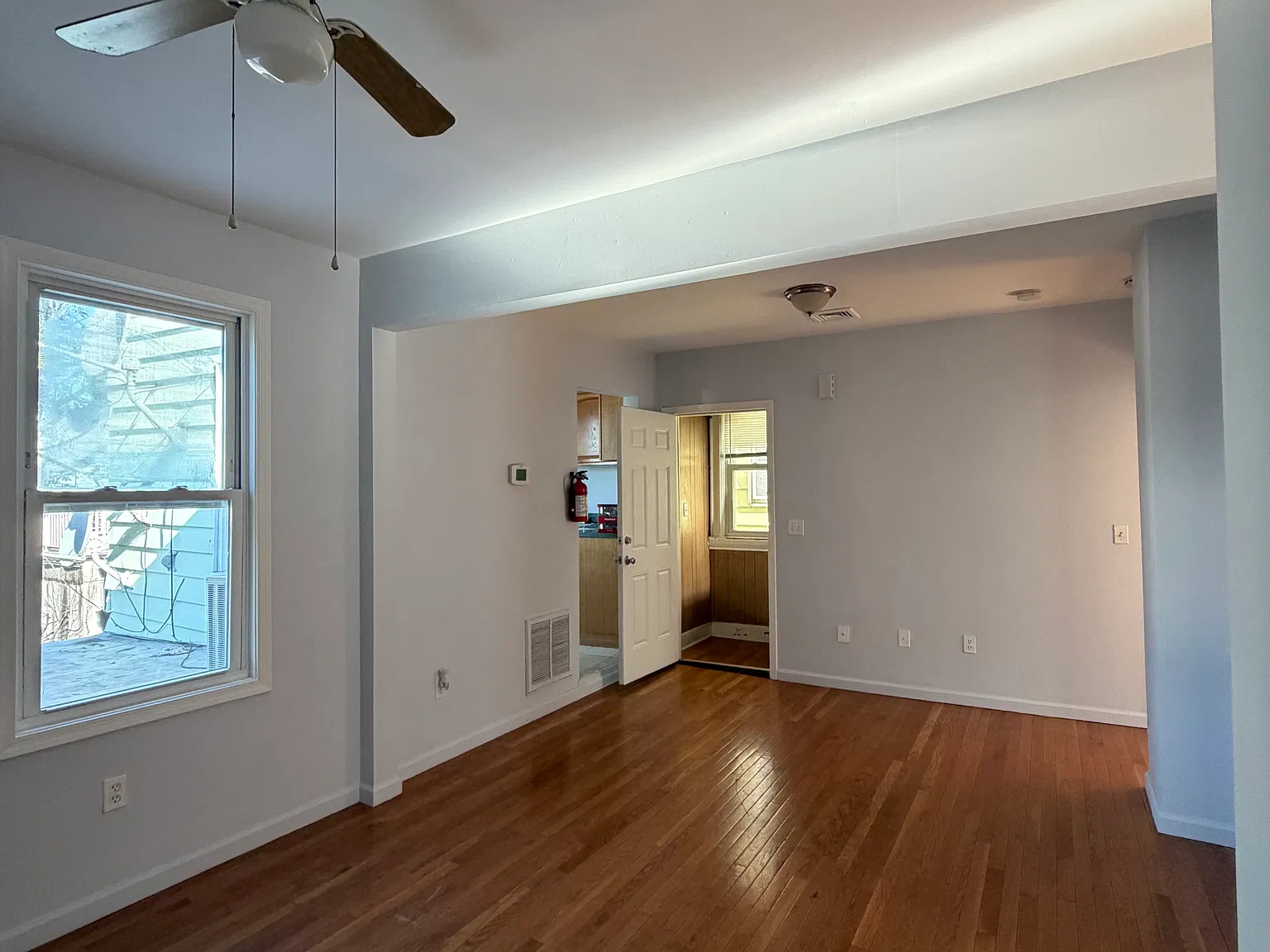 2 bed, 800 sqft, $2,200 — Photo 3