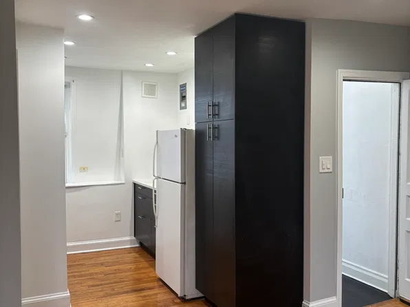 1117 N Calvert St APT 4, Baltimore, MD 21202
