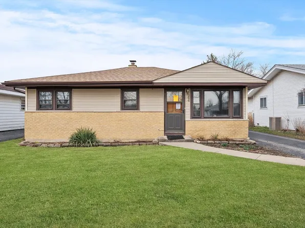 366 N Edgewood Ave, Wood Dale, IL 60191