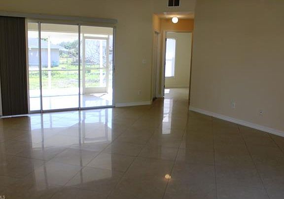 5th image of 2709 SW 12th Pl