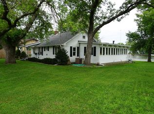 5131 Browns Beach Rd, Rockford, IL 61103