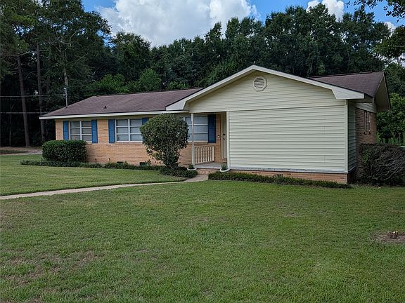 2nd image of 1904 Woodland Dr
