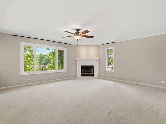 4th image of 368 Hiawatha Dr