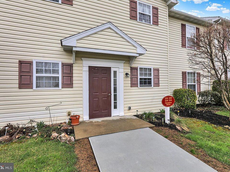 1st image of 224 Christine Dr