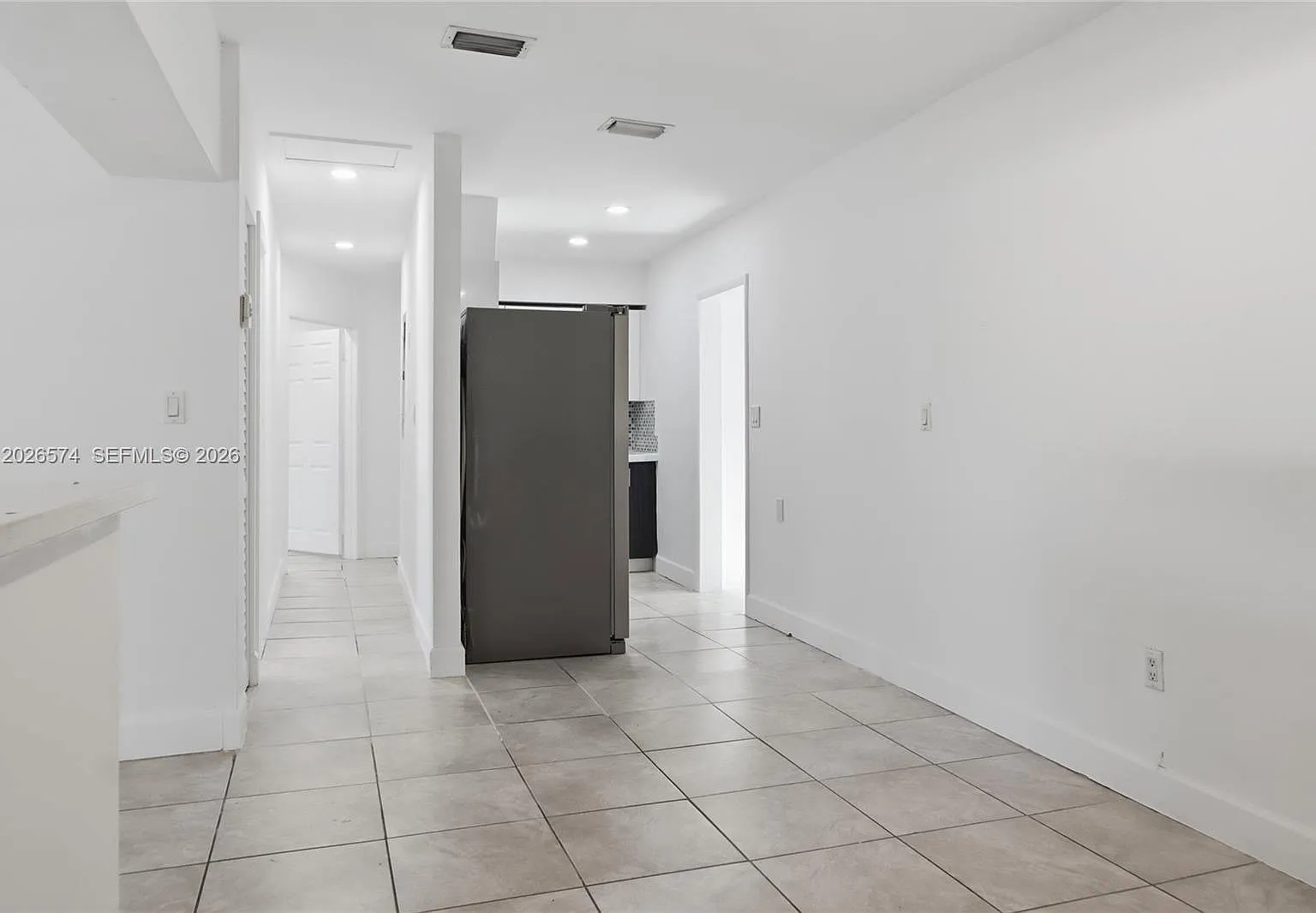 3 bed, 1.0 bath, $3,000 — Photo 3