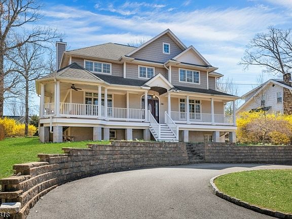 2nd image of 26 Sunset Rd