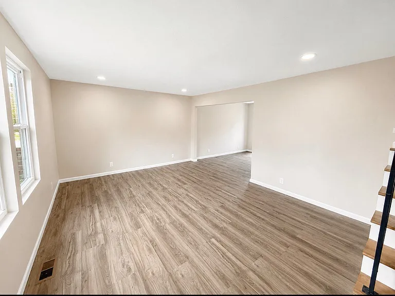 603 Bellevue Rd N — Photo 3