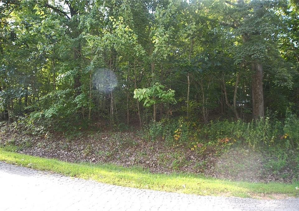 2nd image of Dornoch Ln