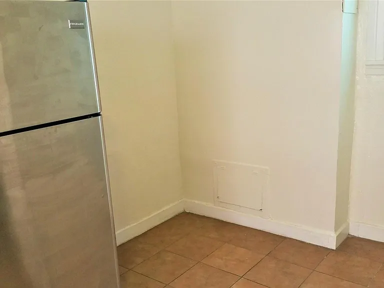 121 N New Hampshire Ave #101 — Photo 10