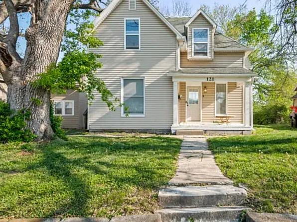 121 E North St APT A, Warrensburg, MO 64093