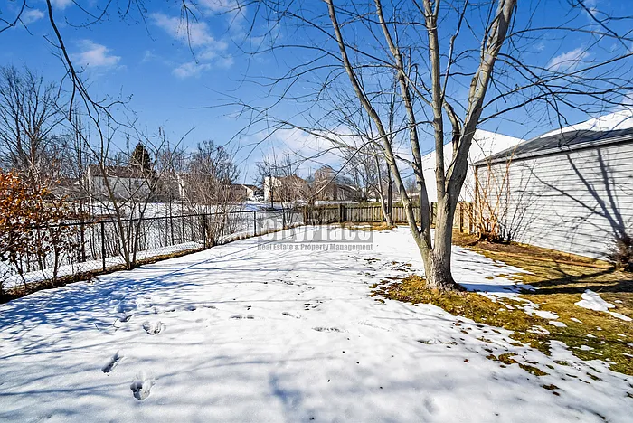47 Meadow Ct W — Photo 3
