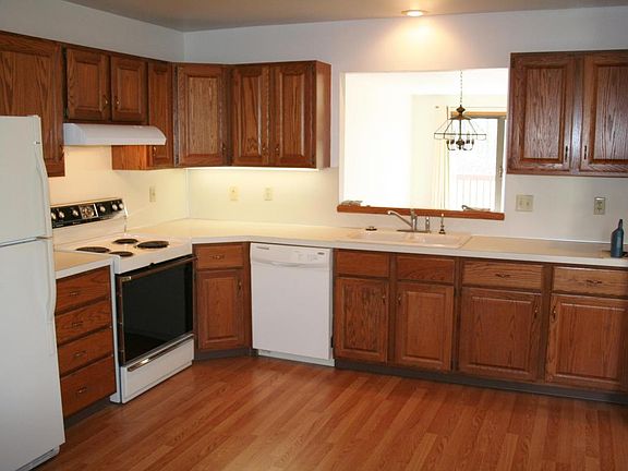 4th image of 560 Appletree Dr