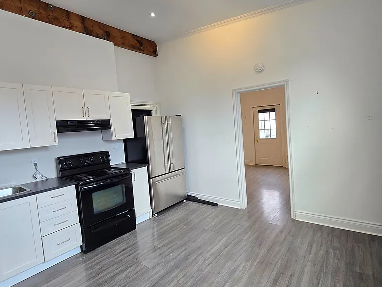 34 Plains Rd W #A2 — Photo 5