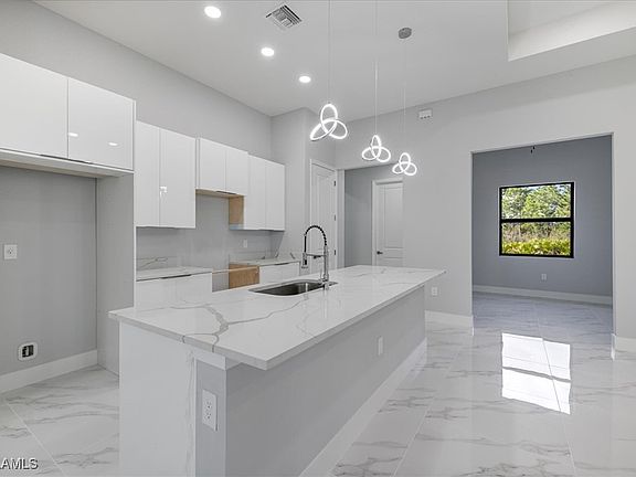 5th image of 2815 2nd St W
