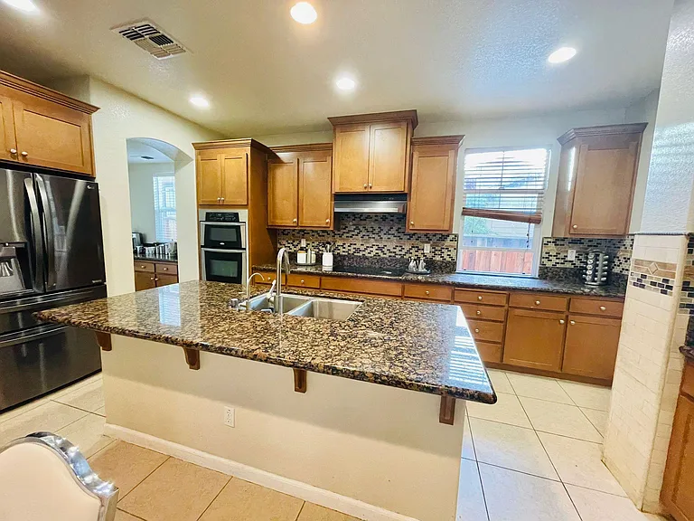 381 W Alameda Dr — Photo 16