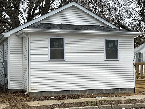 4th image of 118 N Queen St