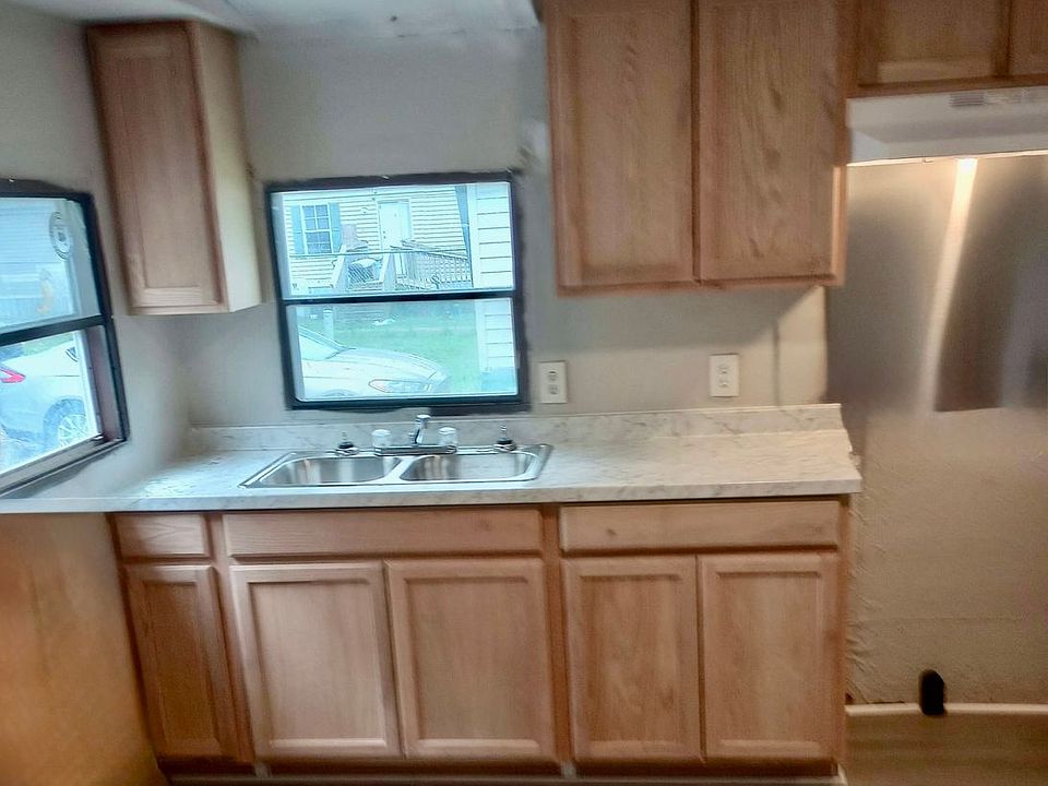 2nd image of 130 Holly Vista Ln