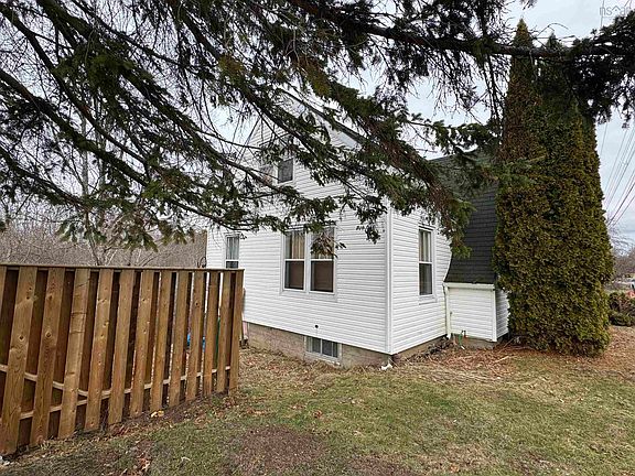 2nd image of 61 Lawrencetown Ln