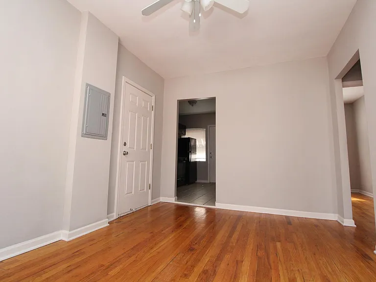 1354.5 W Argyle St #2N — Photo 3