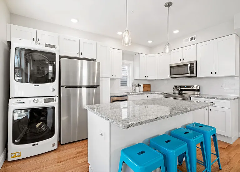 821 Saratoga St #4 — Photo 13
