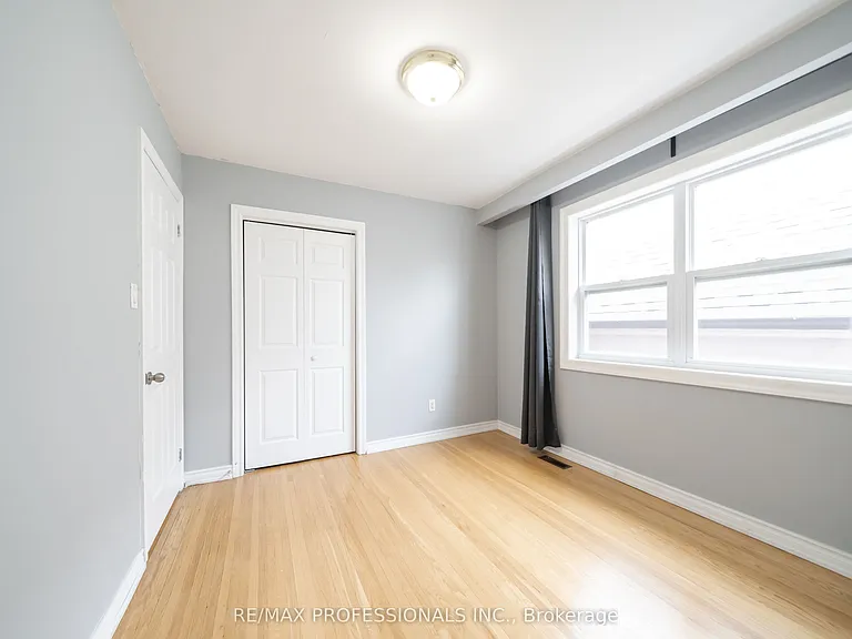 35A Bowie Ave #UPPER — Photo 16