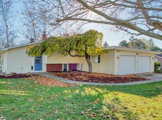 635 Ridgeview Dr, Corunna, MI 48817