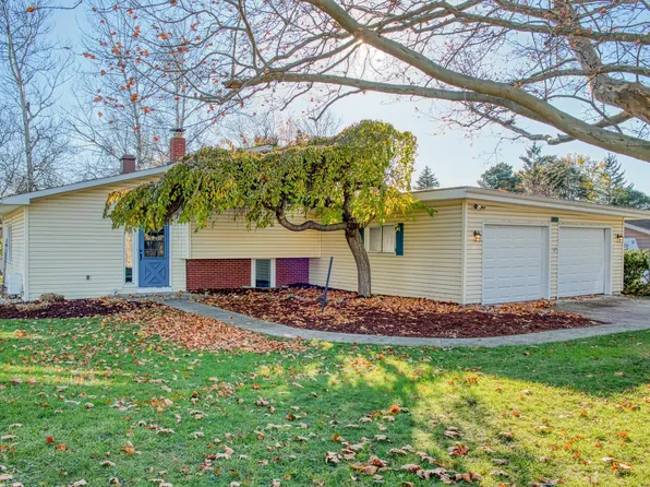 635 Ridgeview Dr, Corunna, MI 48817
