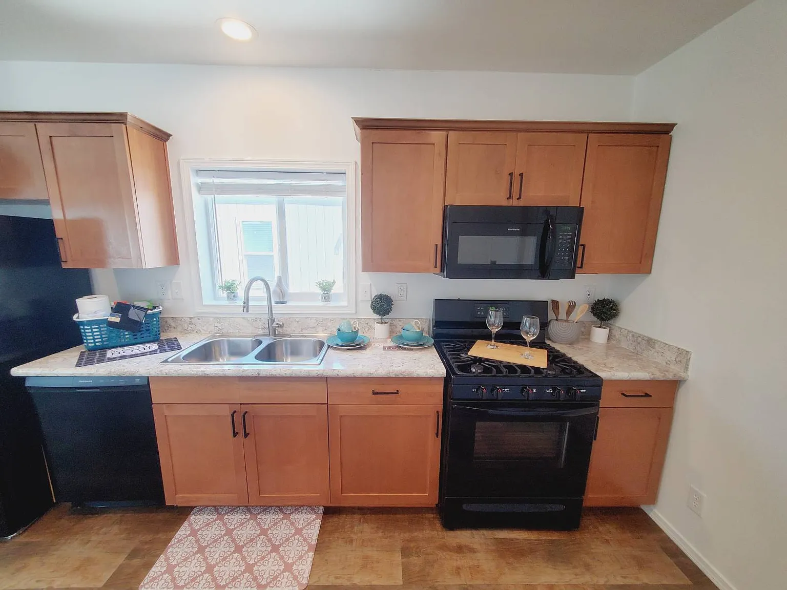 2 bed, 2.0 bath, 896 sqft, $1,175 — Photo 3