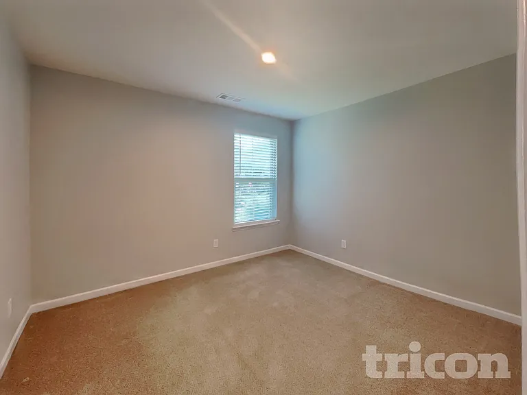 306 Heroit Ct — Photo 12