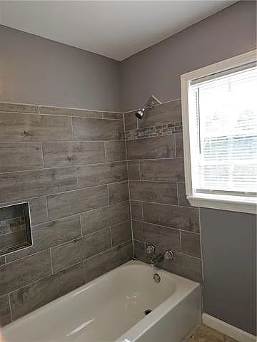 290 E 27th St — Photo 14