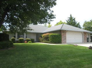 3207 Sunglow Dr, Redding, CA 96001