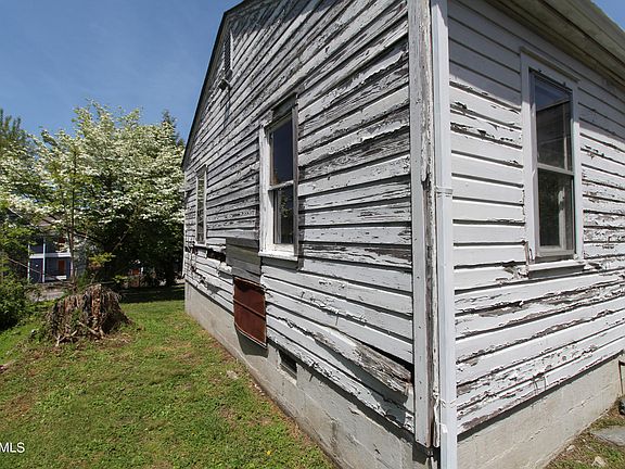 5th image of 1809 Highland Ave