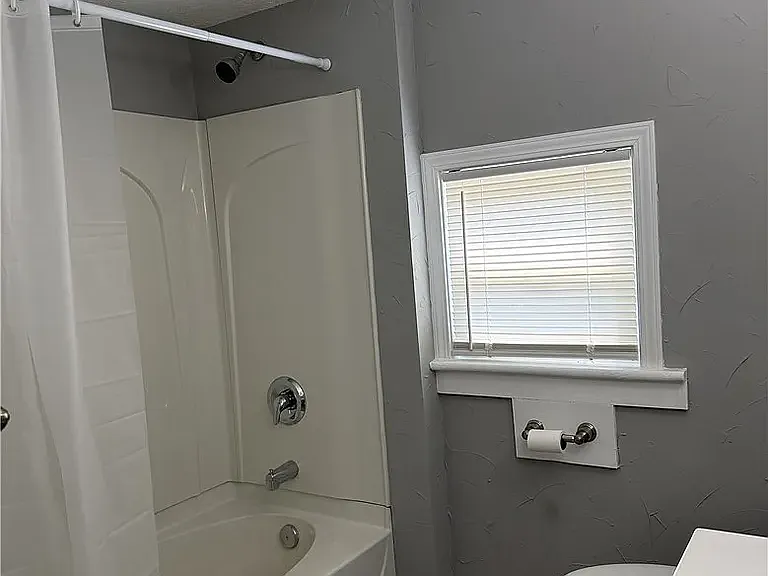 390 Cole Ave — Photo 16