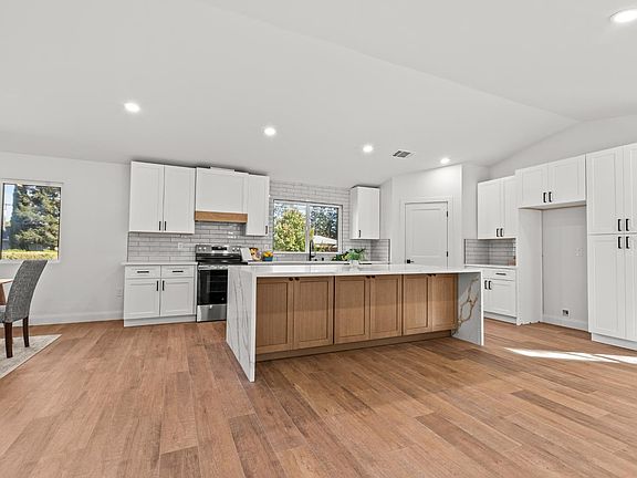 5th image of 4130 Pasadena Ave