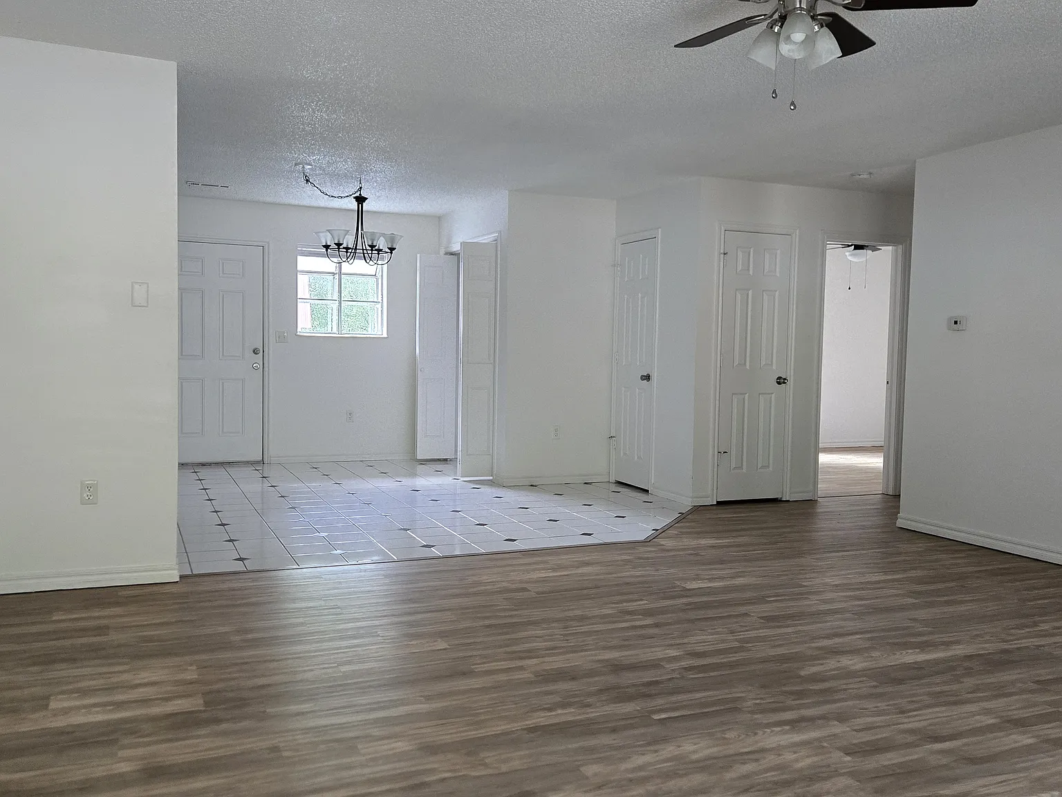 2 bed, 1050 sqft, $1,100 — Photo 3