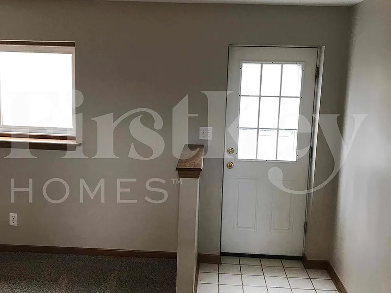 155 Berkshire Dr — Photo 8