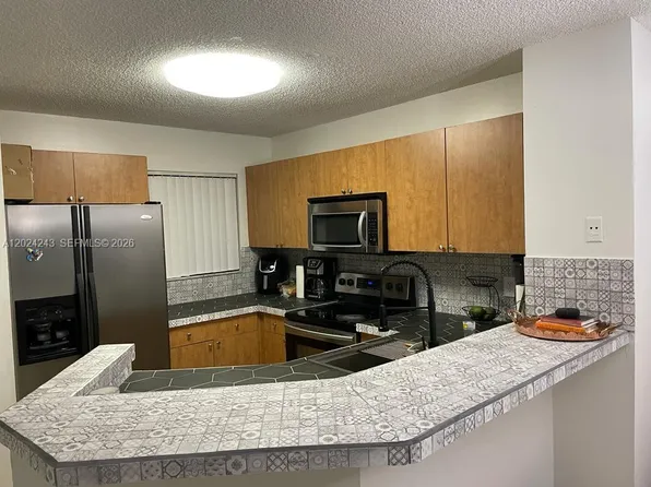 8750 N Sherman Cir APT 208, Hollywood, FL 33025