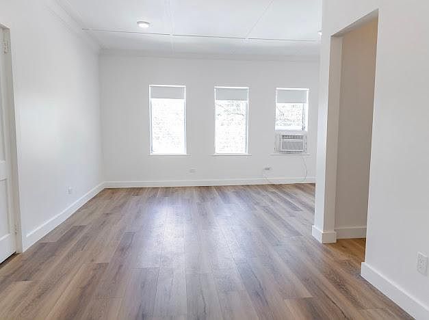 1st image of 211 NE 97th St #204