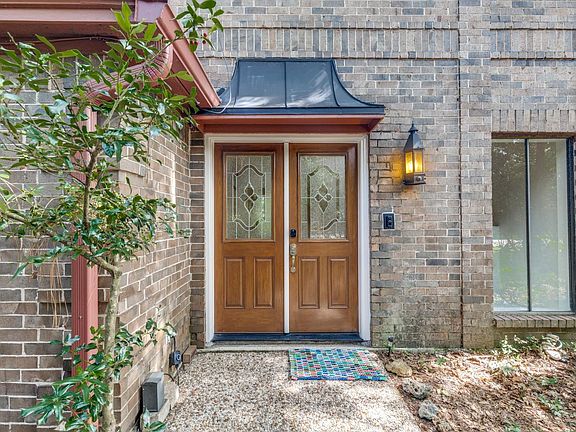 2nd image of 10805 Colony Wood Pl
